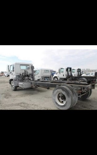 Isuzu 8ton  2001 Tax paper clearance sale $13500