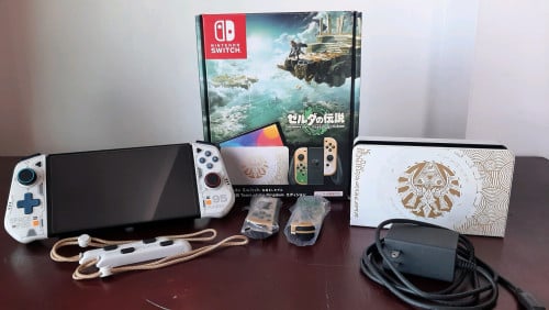 Nintendo Switch Oled. Legend of Zalda edition! +Game account! +Joycons