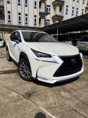 Nx 200t 2015 F-sport ក្នុង ក្រហម Zin mile តិច