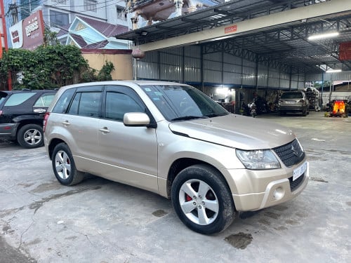 SUZUKI ឆ្នាំ 2012 ឡានស្អាត គ្រឿងក្នុងថ្មី មិនបុកមិនប៉ះ មុខក្រោយស្អាត