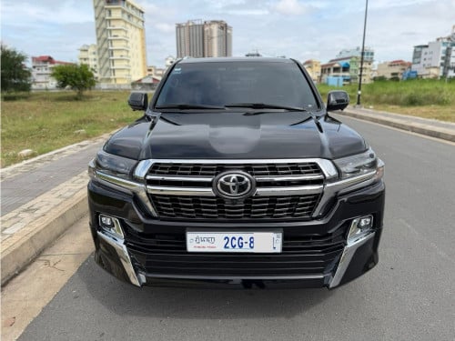 Toyota Land Cruiser 2010 ឡើងគ្រឿងថ្មីទៅ021 V8 ម៉ាស៊ូត