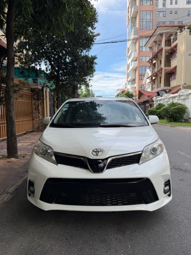 Toyota sienna 2011 up 2020