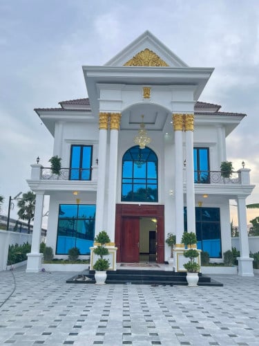 Villa For Rent (别墅出租)