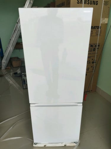 ទូរទឹកកកថ្មីកេសពីជប៉ុន