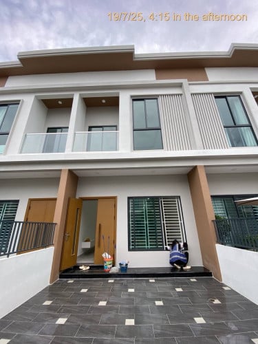 ផ្ទះលក់នៅបុរីលន ស៊ីធី