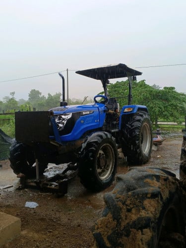 ត្រាក់ទ័លក់