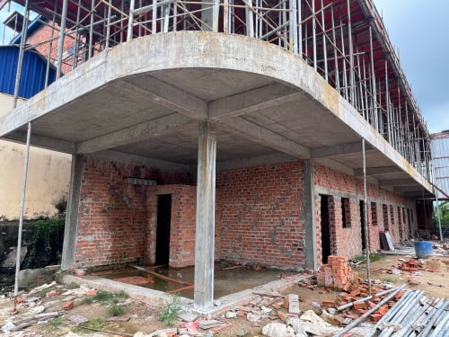 បន្ទប់ជួលជាន់ផ្ទាល់ដី សង្កាត់1 ឃ្លាំងលើ