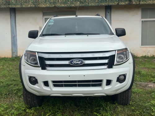 សួរស្តីពុកម៉ែបងប្អូនដែរត្រូវការឡានដឹកតោះមើលបានFord Ranger2014លេខដៃកាប់ពីតាស់មាសុីន2.2តំលៃ19500$ចរចារ