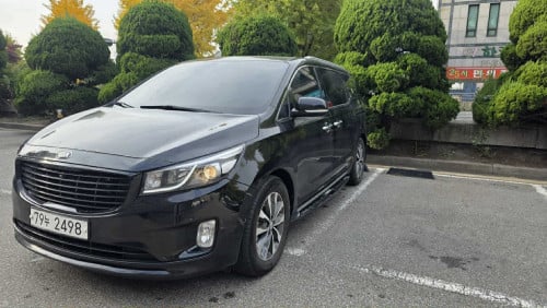 2017 Kia carnival តម្លៃ​ 20900$ ចុះសល់ 20000$ ទឹកថ្នាំសុីន90% ទ្វាអូតូ2កៅអីចុច សាងបាន