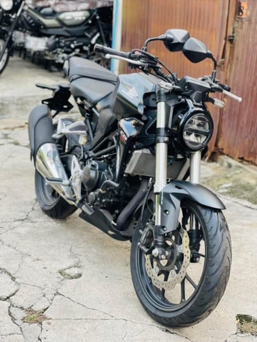 Honda CB250R 2018 ក្រដាសពន្ធ ពីជប៉ុន នៅខ្ចីស្អាត