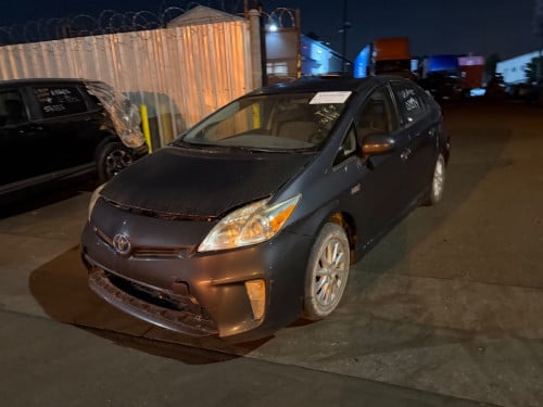 Prius 2014 Opt3 Plug-In ប្រផេះ