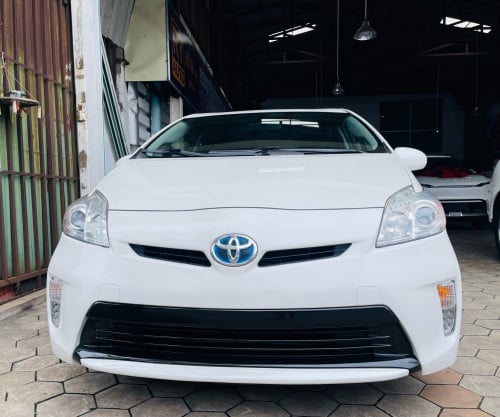 Prius ឆ្នាំ 2015 ឡានស្អាតទឹកថាំសិនមួយជុំក្រដាសពន្ធថ្មី👍