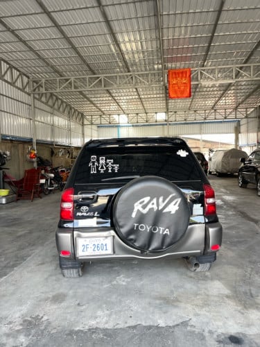 RAV 4 ឆ្នាំ2001   ឡានស្អាត គ្រឿងក្នុងថ្មី មិនបុកមិនប៉ះ មុខក្រោយស្អាត