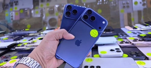 Resell 17Pro Max Deep Bule Warranty 2Year XA/A 256G ទើបសាកបាន16ដងថ្មី