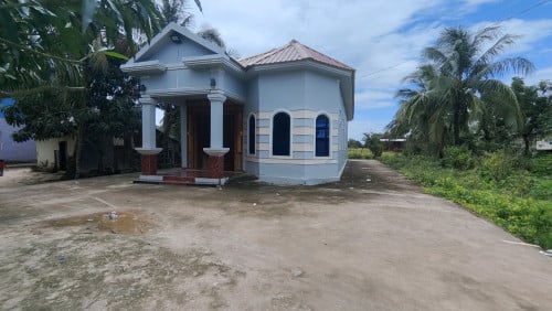 ផ្ទះលក់បន្ទាន់ផ្លូវចូលសហគមន៍ព្រៃកោងកាងត្រពាំងរពៅ