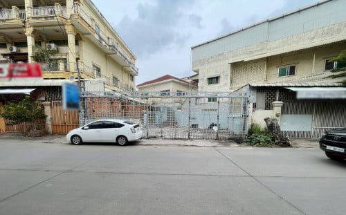 ដីសម្រាប់ជួល នៅជិតរង្វង់មូលផ្សារដើមថ្កូវ