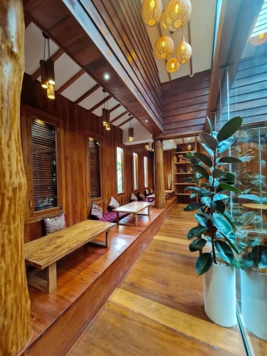 អាគារកណ្តាលក្រុងជិតមាត់ទន្លេសម្រាប់ជួល!!