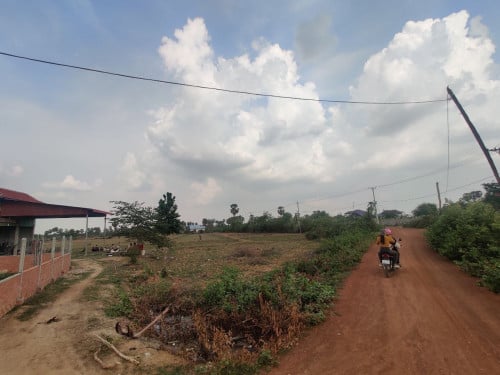 ដីលក់បន្ទាន់នៅក្នុងក្រុងច្បាមន