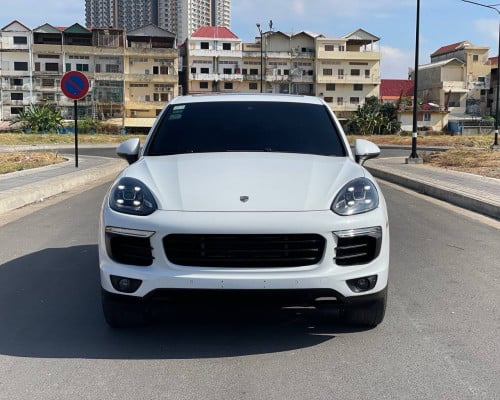 𝐏𝐎𝐑𝐒𝐂𝐇𝐄 𝐂𝐀𝐘𝐄𝐍𝐍𝐄 𝟐𝟎𝟏𝟓