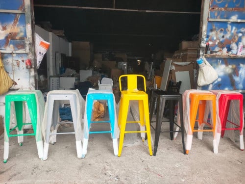 កៅអីដែក.