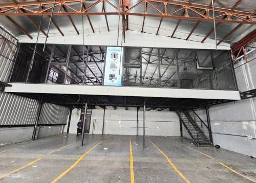 ឃ្លាំងជួល