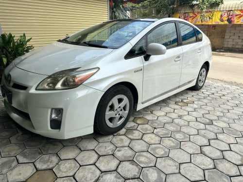 ទើបមកដល់ 2010” Prius Solar 4” JBL smart 3 សកាំមៃក្នុងលឿង មេឡានមូលតាល់