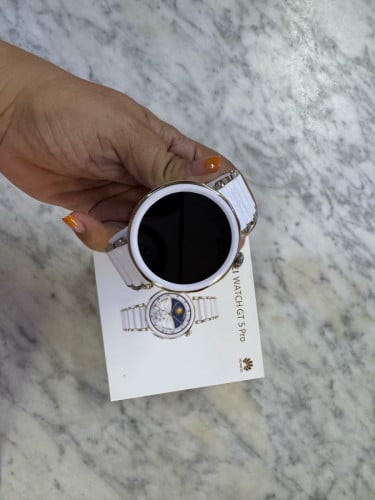 ទើបកាត់បានមិញ ស្អាត់ ធានា3ខែHuawei. Watch GT5 pro  White 42mm99%215$