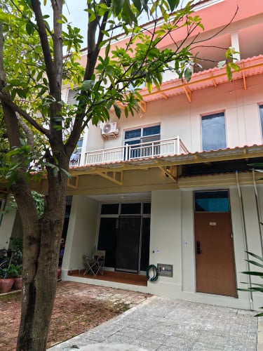 ផ្ទះជួល Camko City Townhouse for Rent