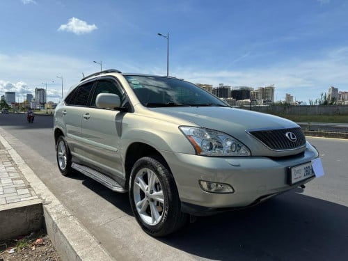 ឡានស្អាតLexus RX330 2006 full Option AWD ប៉ុង2 ទឹកថ្នាំ98%