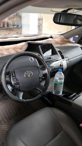 ចង់លក់prius 07 full no map ធានាឡានស្អាត 108000 ចរចា