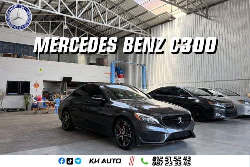 2015 Mercedes-Benz C300 AMG Line