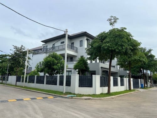 7Bedroom single villa for rent in Borey chip Mong 598