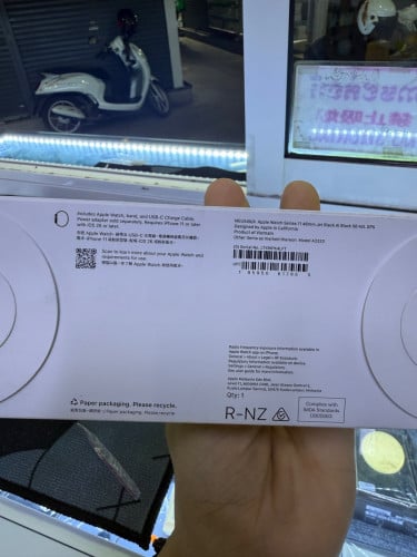Apple series 11 មុខ 46mm jet black new box