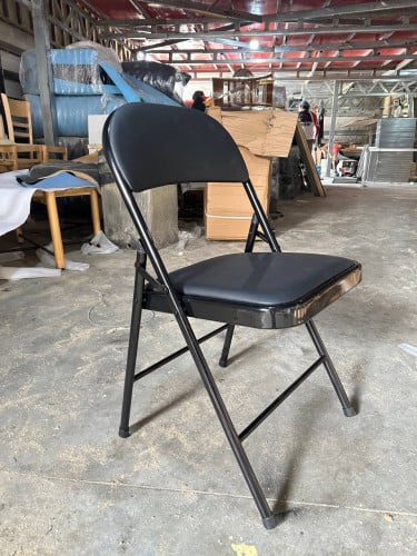 Black chairs so beautiful 15$