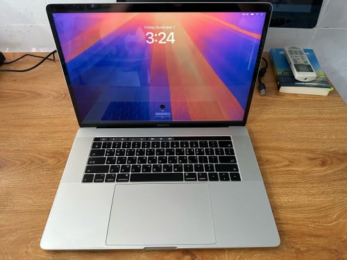 MacBook Pro 2018 15 inch i7 Ram16G