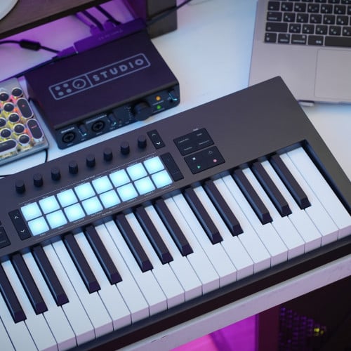 Novation Launchkey 61 MK4 USB MIDI Keyboard Controller (61-Key)