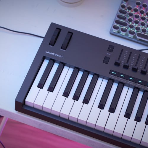 Novation Launchkey 61 MK4 USB MIDI Keyboard Controller (61-Key)