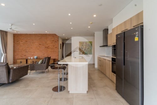 Stylish Renovated Penthouse in Tonle bassac