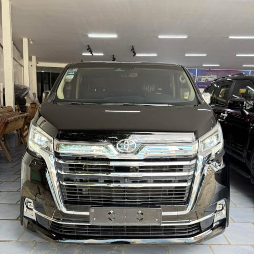 Toyota Granvia 2023 Full Option ម្ចាស់ដើម 3.5L V6 ទឹកថ្នាំហ្សុីនមួយជុំ តម្លៃនិយាយគ្នាបាន