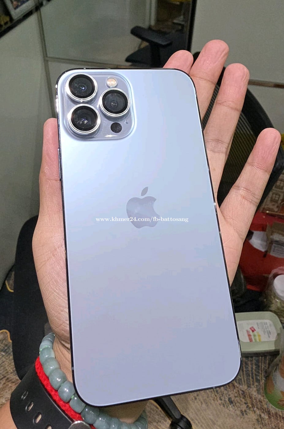 Iphone 13pro max new 99% battery 83%
