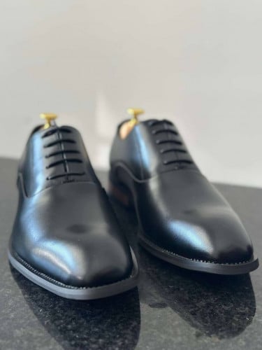 ស្បែកជើងពាក់ធ្វើការ