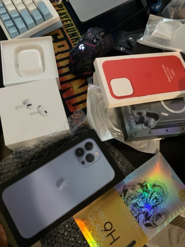 សាក15ដង នៅថ្មី ទើបហែកប្រើជាង10ថ្ងៃ 13pro max 256GB Blue