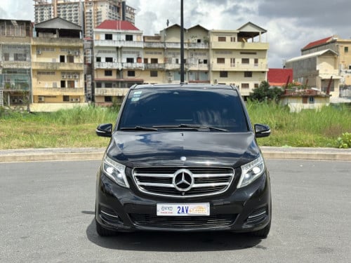 𝐌𝐄𝐑𝐂𝐄𝐃𝐄𝐒 𝐁𝐄𝐍𝐙 𝐕 𝐂𝐋𝐀𝐒𝐒