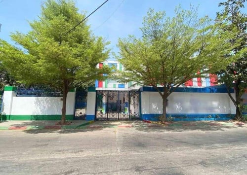 អាគារ សាលារៀនជួល