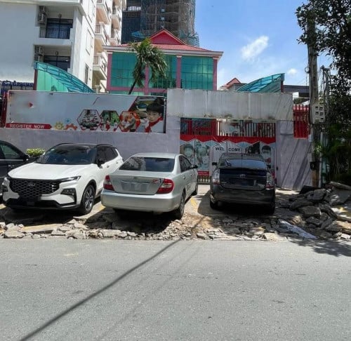 អាគារសាលារៀនជួល