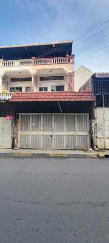 ផ្ទះល្វែង1ជង់ សម្រាប់ជួលនៅលើផ្លូវអ៊ូរអរសន្ធមុខ