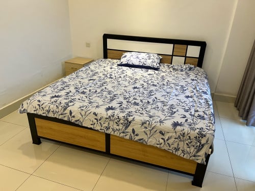 គ្រែ1.8x2m 95$ (bad)