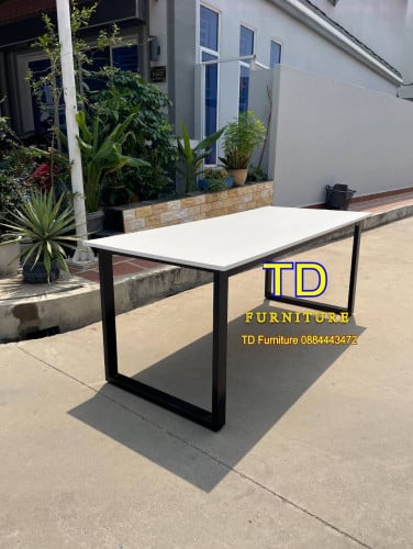 តុកម្មង់. ខ្នាតដូចរូប. 150*80