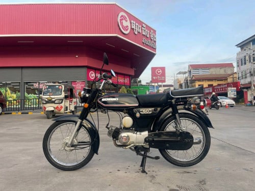 ស៊យស៊ូគី 50 cc ប្រភេទឃ្លាំង