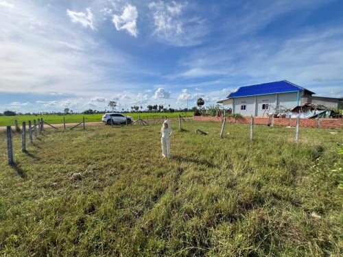 ដីនៅ 51 ដីភូមិ